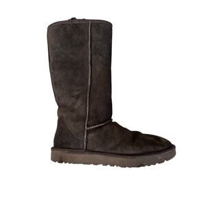 UGG Classic Tall sheepskin boots, cozy fur; leather boots; size 11, Black